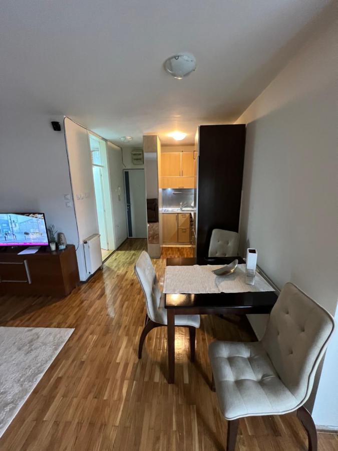 Sad Apartman Ni Εξωτερικό φωτογραφία